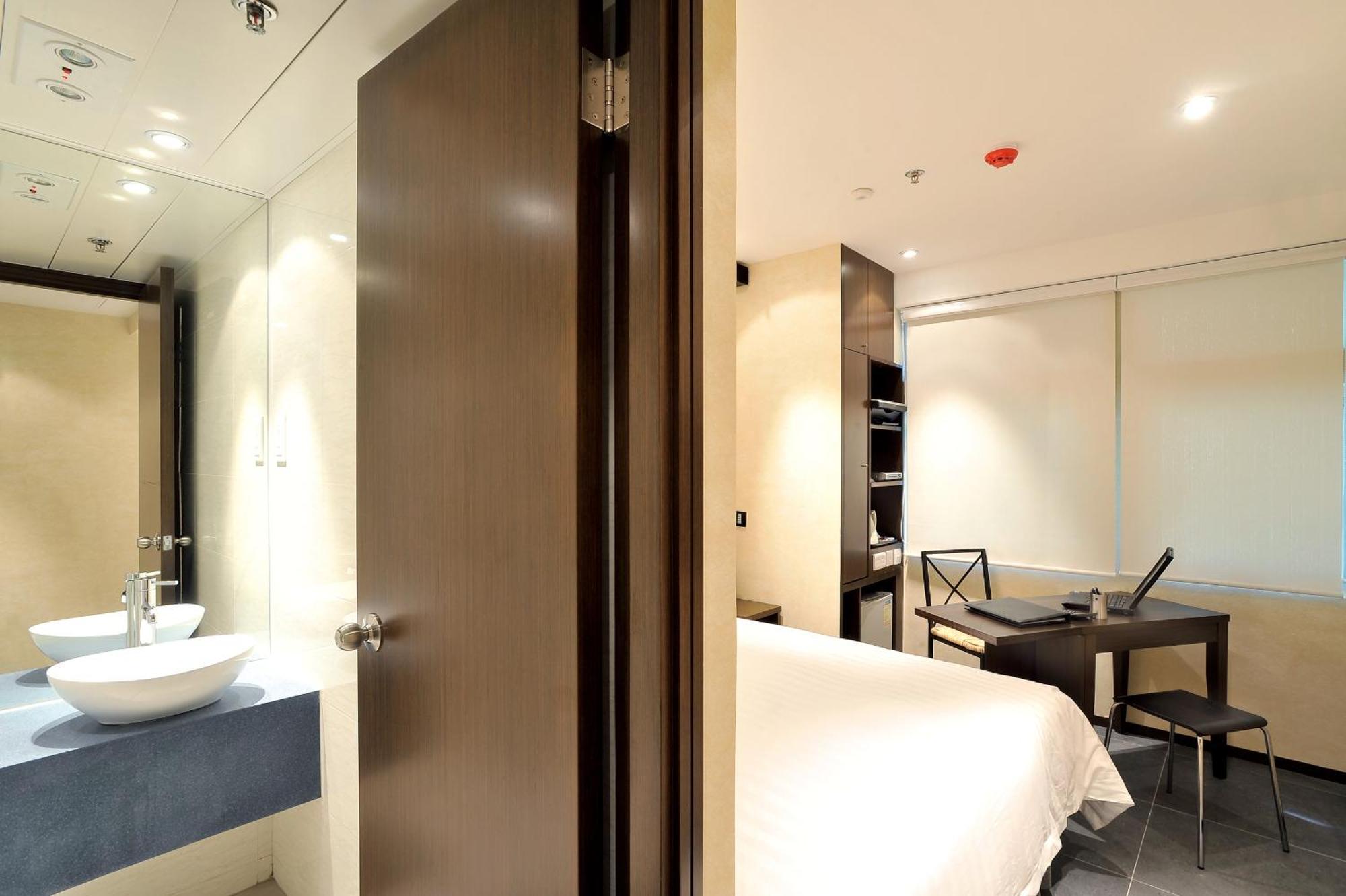 Mingle With The Star Hotel Hong Kong Exterior photo